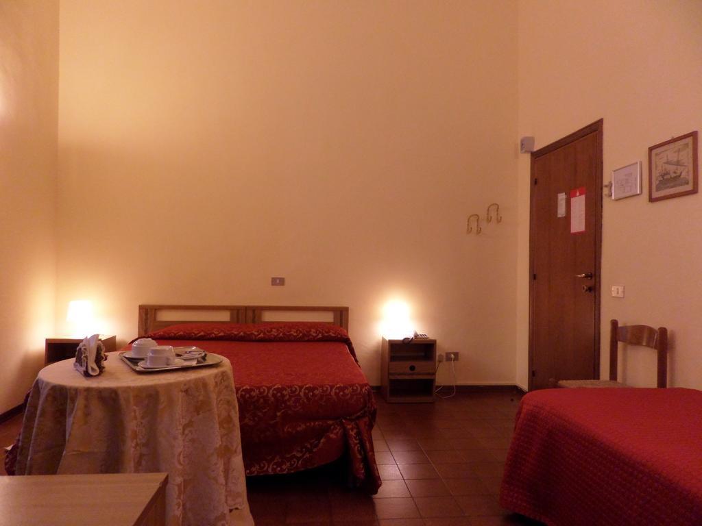 Hotel Delizia Genovese Montecatini Terme Zimmer foto
