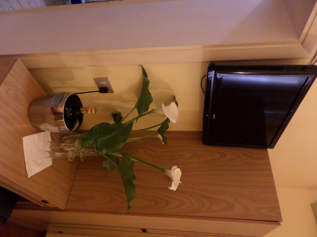 Hotel Delizia Genovese Montecatini Terme Zimmer foto